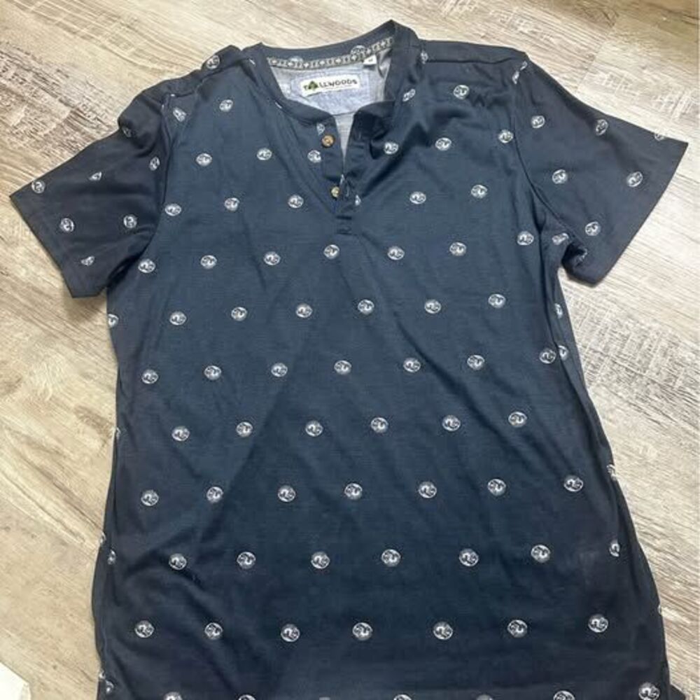 Tallwoods (Men’s Medium) Henley Shirt